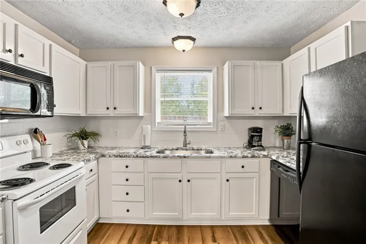 426 N Donahue Drive 5, Auburn, Alabama 36832