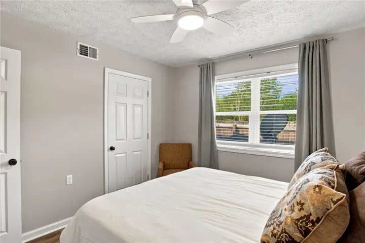 426 N Donahue Drive 5, Auburn, Alabama 36832