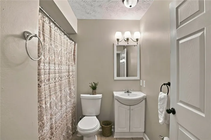 426 N Donahue Drive 5, Auburn, Alabama 36832