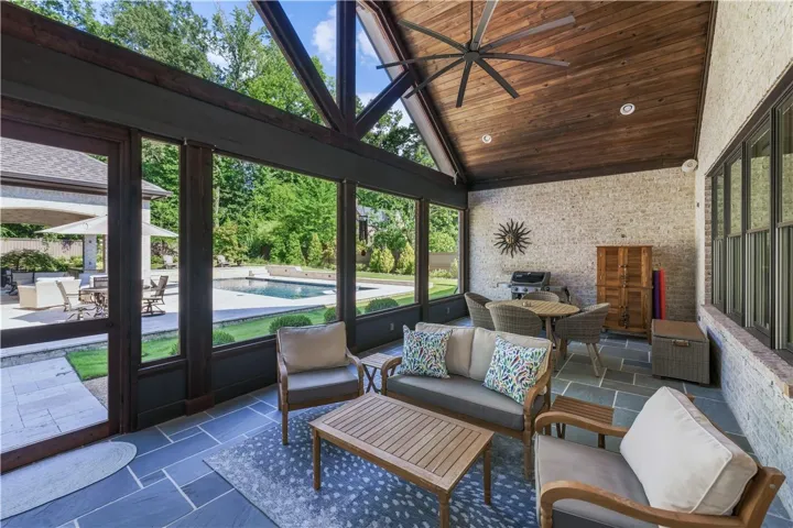Screened Living