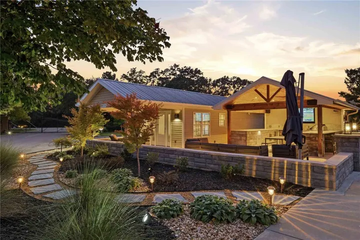 41 Chadwick Lane 36 & 37, Auburn, Alabama 36832
