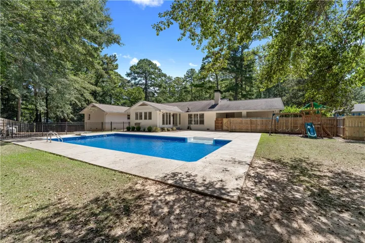 1700 Arrowhead Avenue, Opelika, Alabama 36801