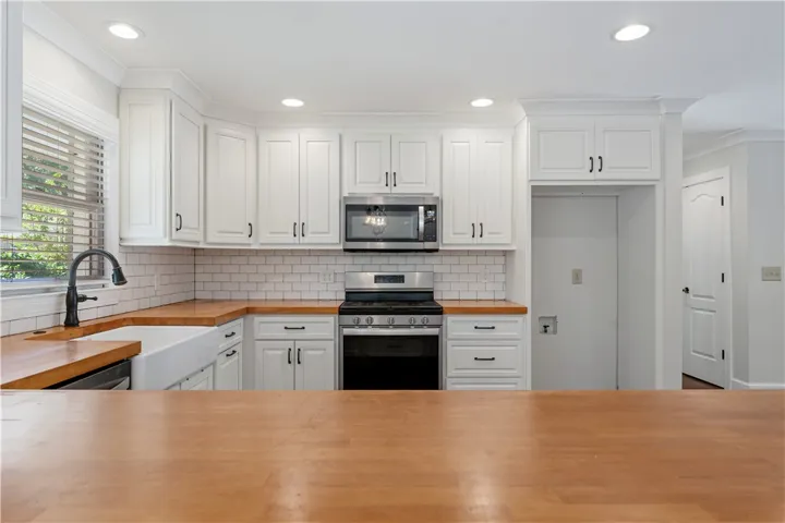 1700 Arrowhead Avenue, Opelika, Alabama 36801