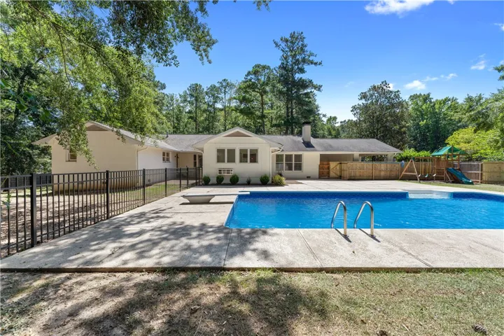 1700 Arrowhead Avenue, Opelika, Alabama 36801