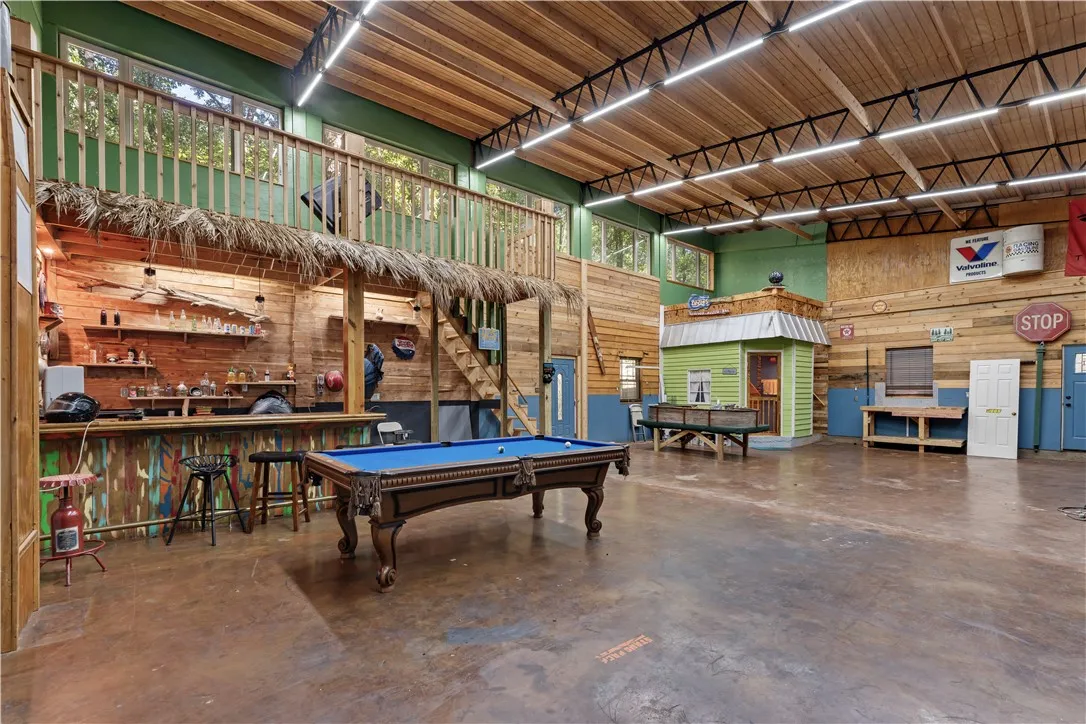Utility Workshop! Very unique! Check bottom pics for more inside photos!
