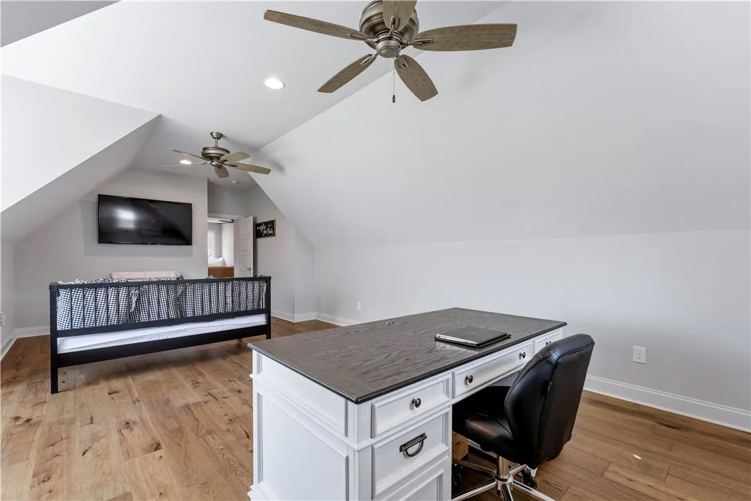 Bedroom/Flex/Office Level 2