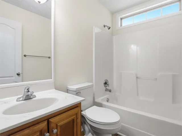 2010 Dutch Court, Opelika, Alabama 36801