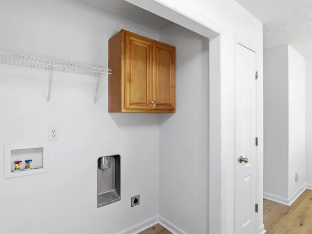 2010 Dutch Court, Opelika, Alabama 36801