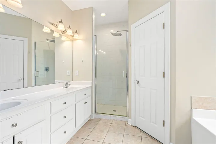 1825 Shadow Bend Lane, Auburn, Alabama 36830