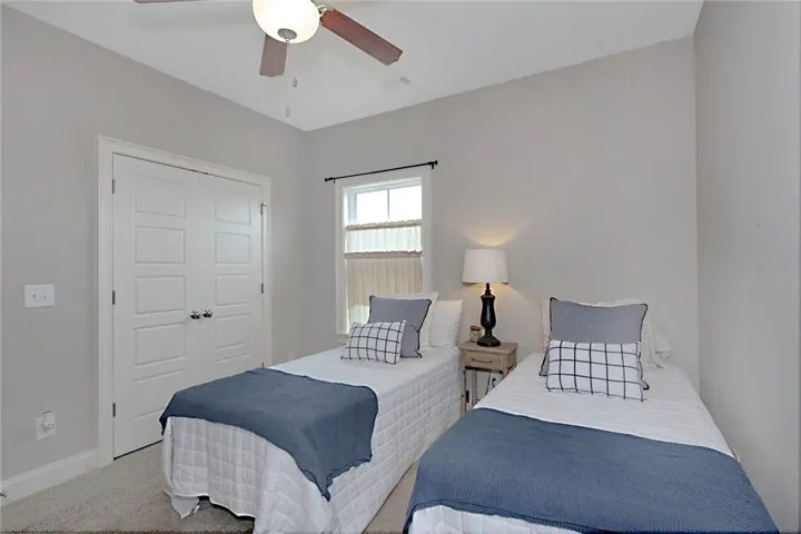 914 E Towne Lake Circle, Opelika, Alabama 36804