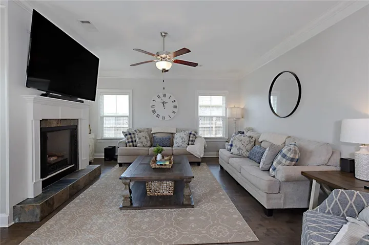 914 E Towne Lake Circle, Opelika, Alabama 36804