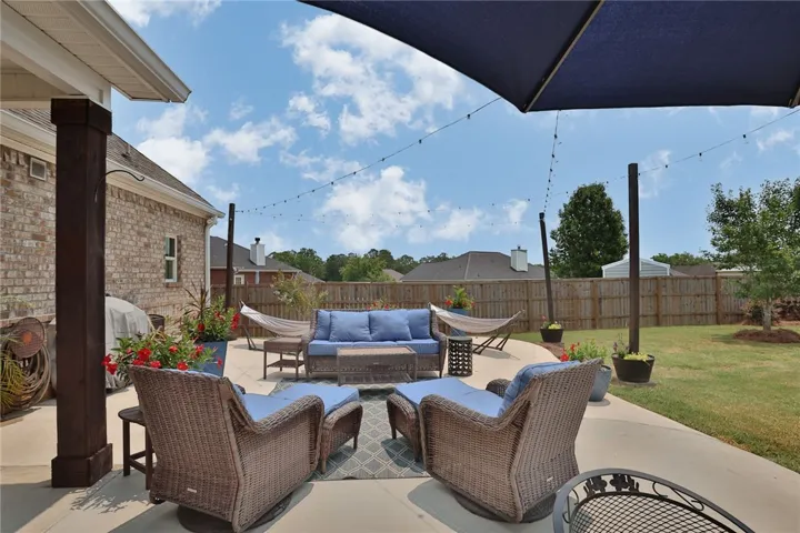 914 E Towne Lake Circle, Opelika, Alabama 36804