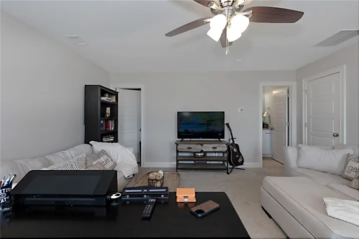 914 E Towne Lake Circle, Opelika, Alabama 36804