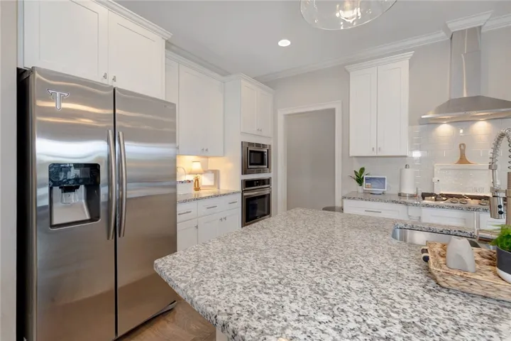 914 E Towne Lake Circle, Opelika, Alabama 36804
