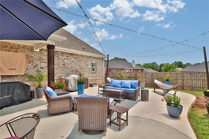 914 E Towne Lake Circle, Opelika, Alabama 36804