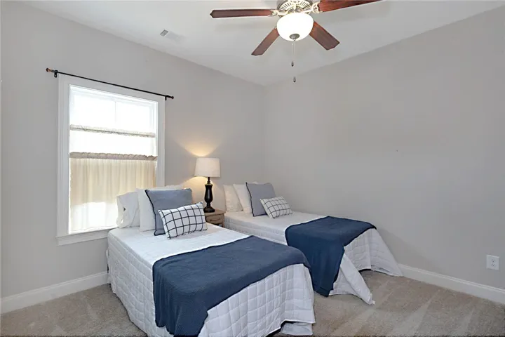 914 E Towne Lake Circle, Opelika, Alabama 36804