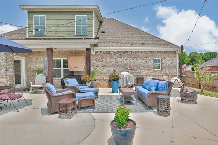 914 E Towne Lake Circle, Opelika, Alabama 36804