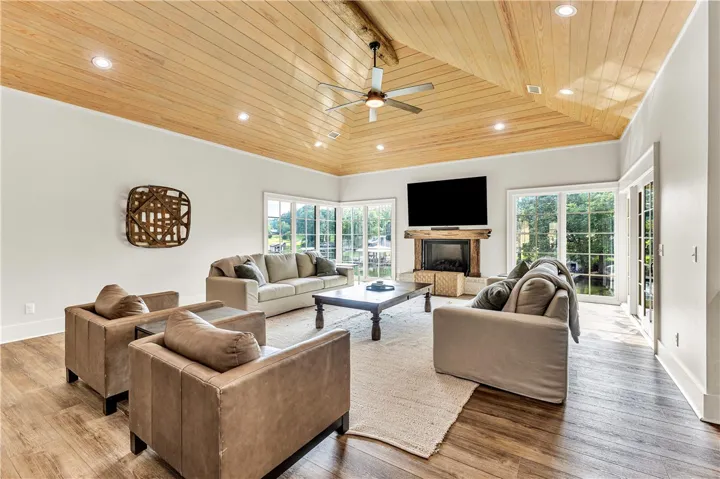 744 Lakeshore Drive, Jacksons Gap, Alabama 36861