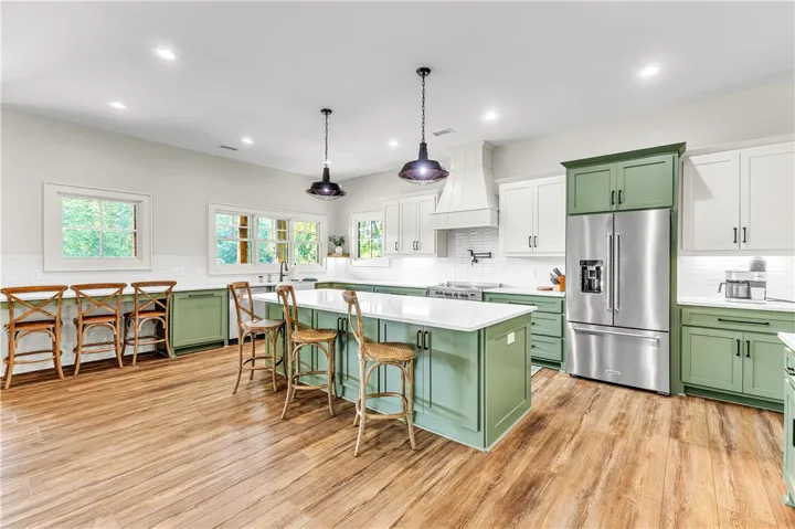 744 Lakeshore Drive, Jacksons Gap, Alabama 36861