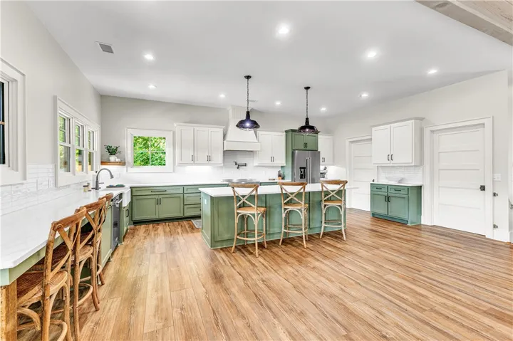 744 Lakeshore Drive, Jacksons Gap, Alabama 36861