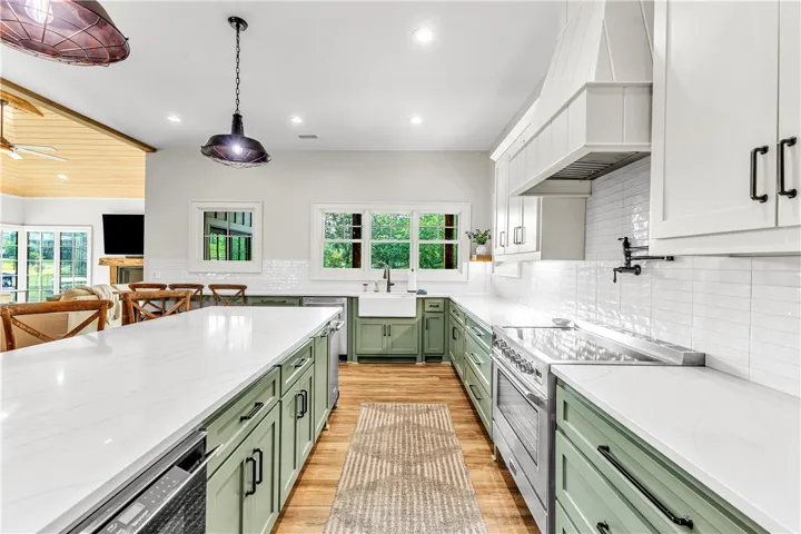 744 Lakeshore Drive, Jacksons Gap, Alabama 36861