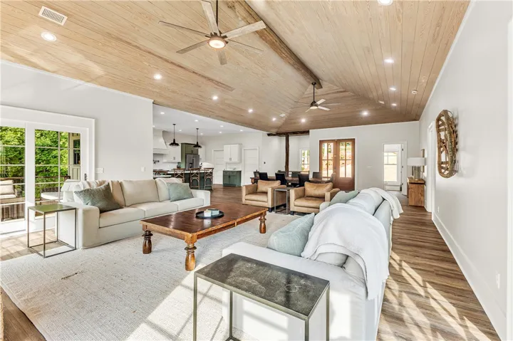 744 Lakeshore Drive, Jacksons Gap, Alabama 36861