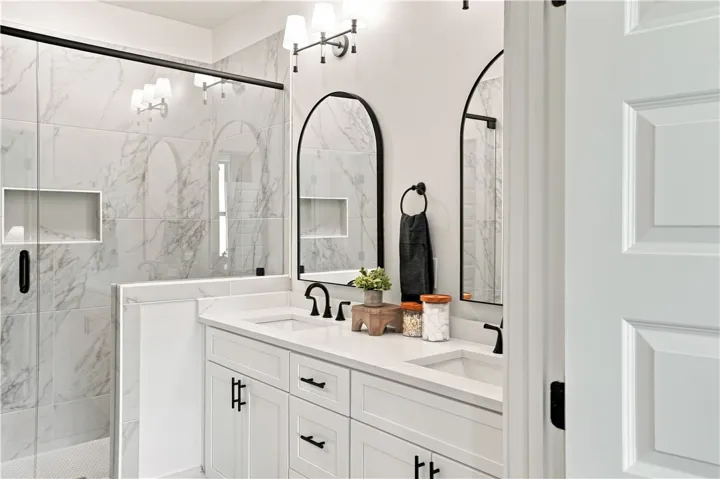 Example of a completed and furnished Auburn Farms interior Terrace Unit