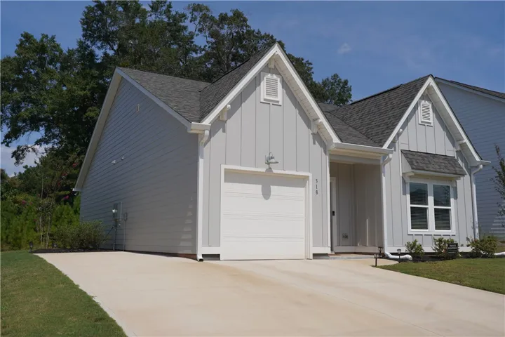 318 Gray Street, Opelika, Alabama 36801