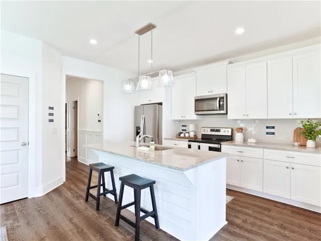 Example of a Duette Floorplan - All plans, pricing and specifications are subject to change without notice.