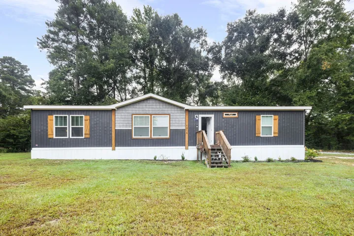 101 Whiterock Road, Phenix City, Alabama 36869