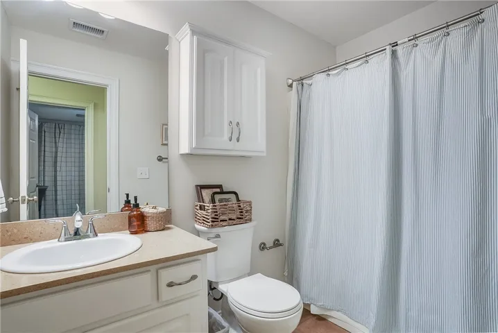 Guest Full Bathroom