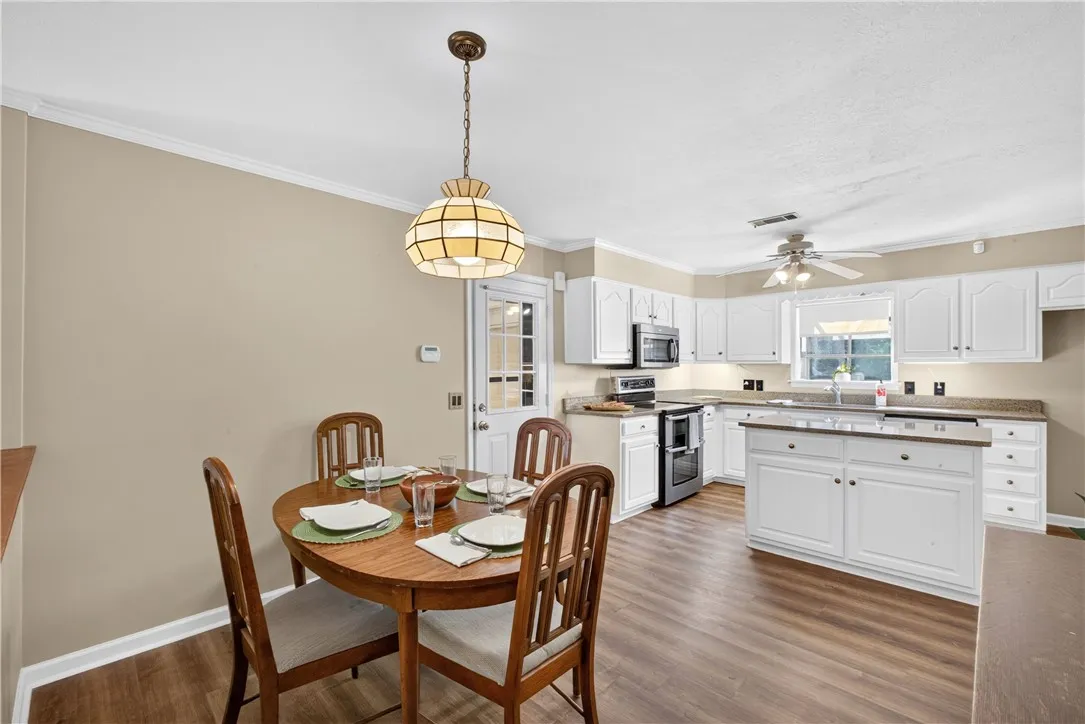 Eat in kitchen