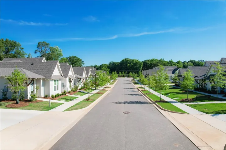 288 Summer Street, Opelika, Alabama 36804