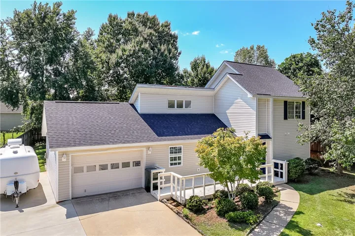 A Lovely Home with Room For your RV or Basketball Court!