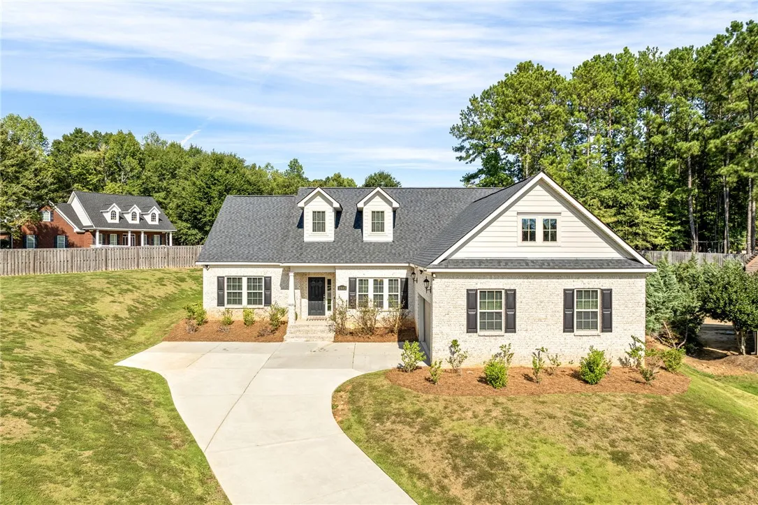Welcome Home to 1903 Talcott Court