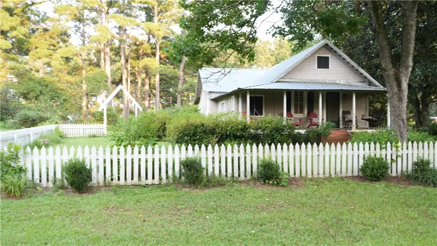 1362 N Friendship Drive, Greenville, Alabama 36037