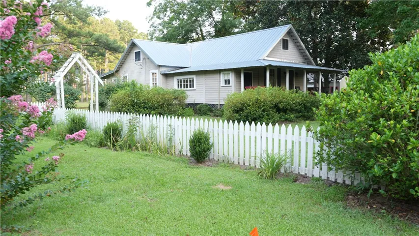 1362 N Friendship Drive, Greenville, Alabama 36037