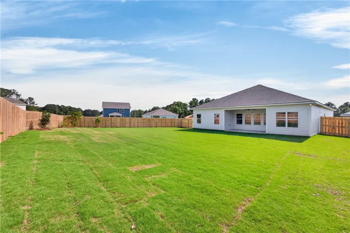 6’ privacy fence around this large backyard!