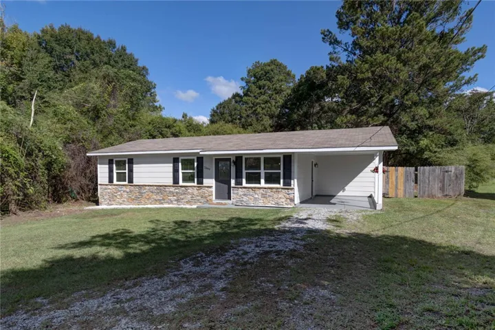 2899 Lamb Road, Smiths Station, Alabama 36877