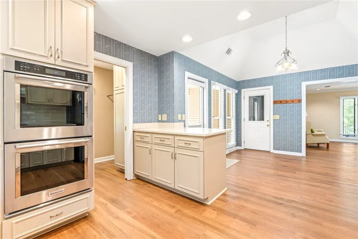 638 Woody Drive, Auburn, Alabama 36832