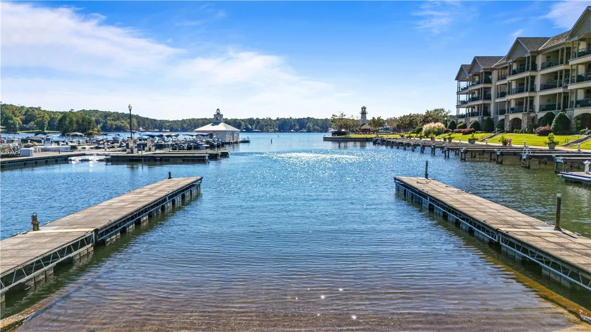 Harbor Pointe Marina