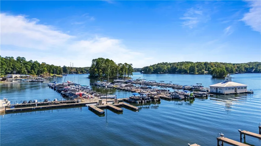 Harbor Pointe Marina