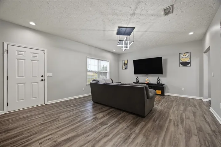 75 Willow Trace Drive, Phenix City, Alabama 36869