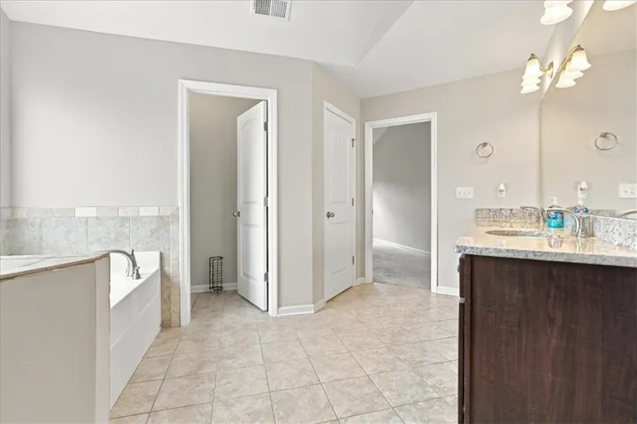 2804 Samantha Lane, Opelika, Alabama 36804
