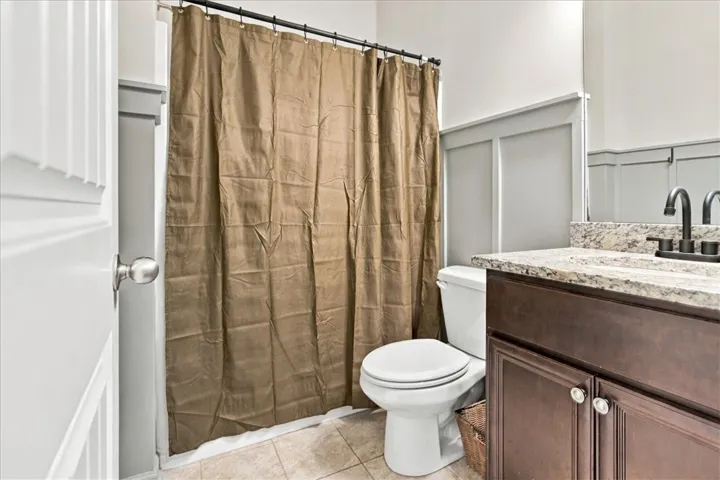 Main level bathroom, perfect for guests