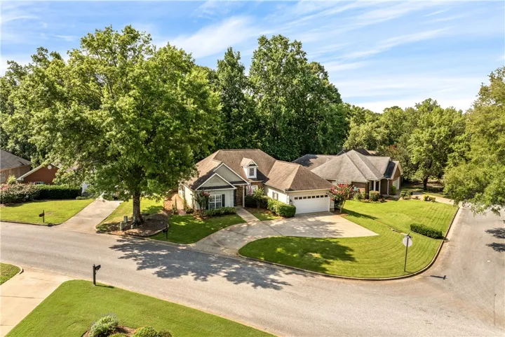 1944 Hillbrook Circle, Auburn, Alabama 36830