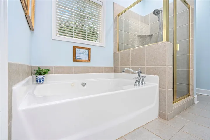 1944 Hillbrook Circle, Auburn, Alabama 36830