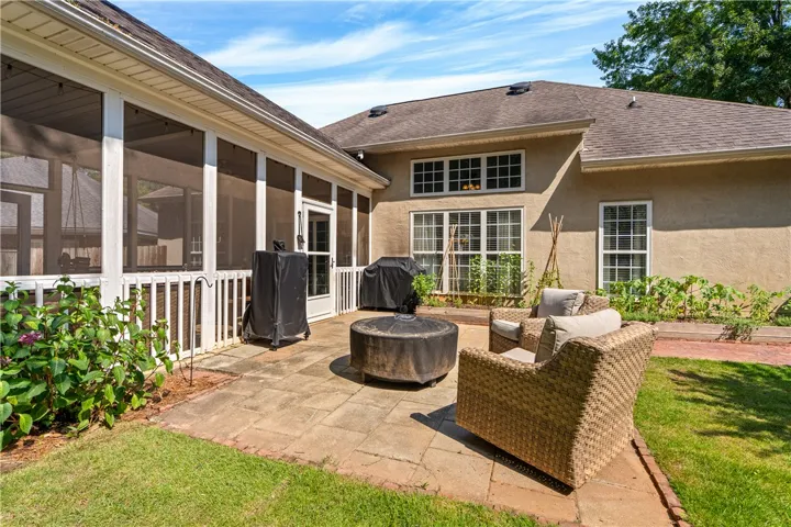 1944 Hillbrook Circle, Auburn, Alabama 36830