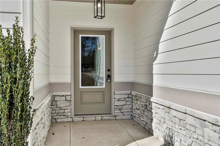 856 Asheton Drive 43, Opelika, Alabama 36801