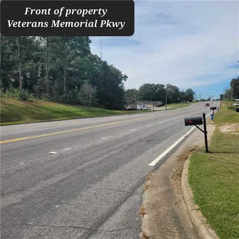 Property fronts Veterans Memorial Pkwy